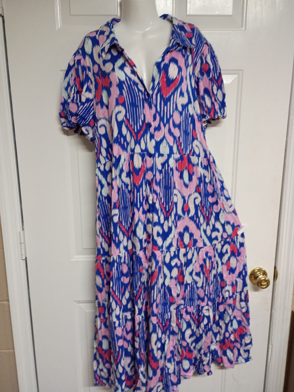 π€ π¦crown & ivy Blue Pink Abstract Maxi Dress - Picture 3 of 13